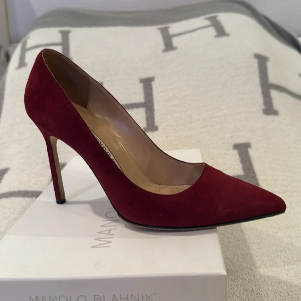 Manolo Blahnik Sz 8 / 38 BB Burgundy Suede EXCELLENT Cond w/Orig Box Dust Bag - Picture 9 of 11